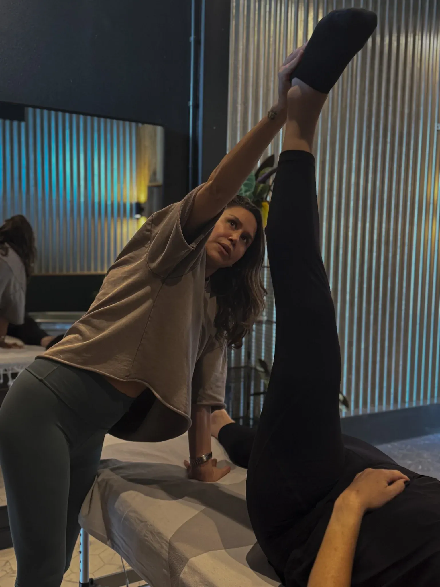 Assisted stretch session